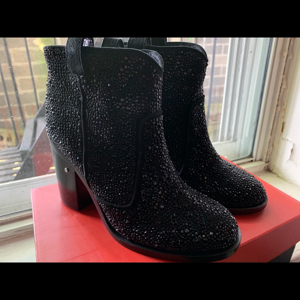 Need gone! Laurence Dacade ankle boots
